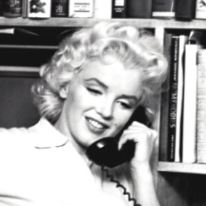 Dear Reader Marilyn-Monroe-Phone-6